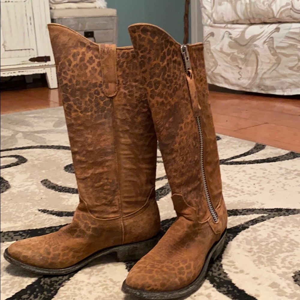 Ladies boots